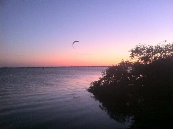 Combo Kiteboarding Package (2.5 Hr Intro and 2 Hr of Water Lesson) - Image 4