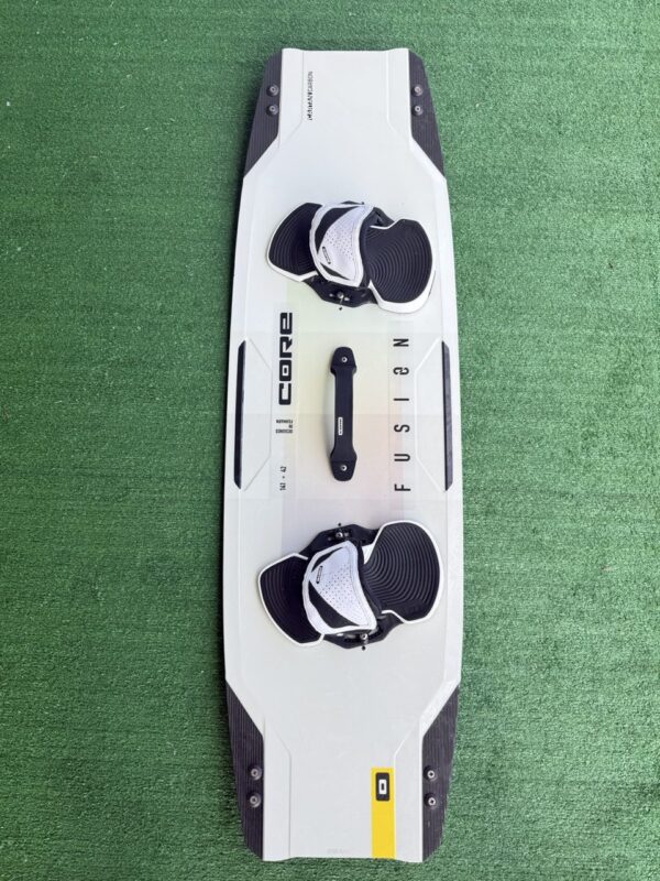 Used Core Fusion 5 141cm Kiteboard w/ Union Bindings - Image 3