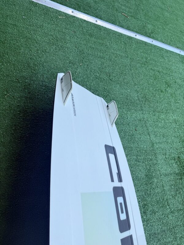 Used Core Fusion 5 141cm Kiteboard w/ Union Bindings - Image 8